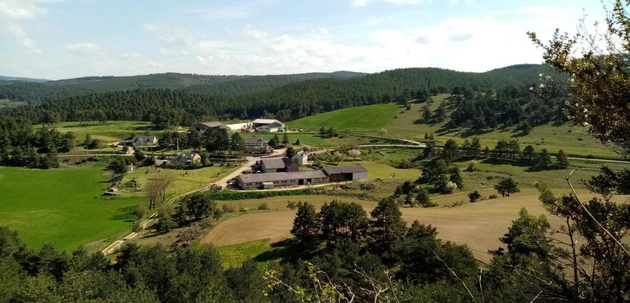 Chez Louis Chambres D'Hotes A La Ferme La Canourgue Exterior foto