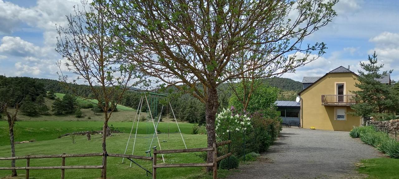 Chez Louis Chambres D'Hotes A La Ferme La Canourgue Exterior foto